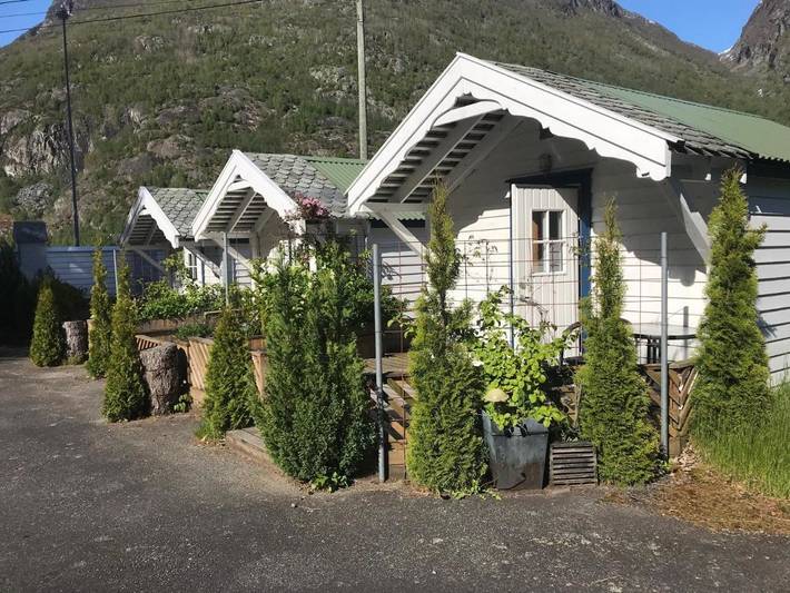 Maison de vacances pour 2 personnes, avec Balcon et Terrasse ainsi que Jardin et Vue sur le lac dans Eidfjord