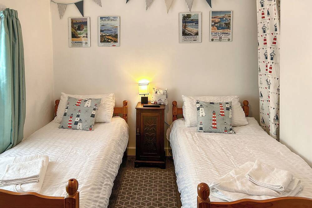 2 bedroom accommodation in Penzance in Cornwall