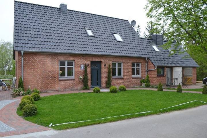 Ferienwohnung für 4 Personen, mit Terrasse und Garten in Osterhever - 2