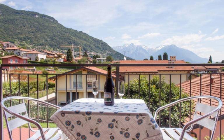 Gîte pour 5 personnes, avec vue sur le lac ainsi que vue et balcon à San Gregorio - 4