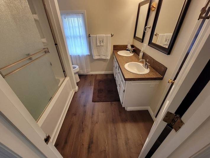 Vacation rental for 12 people, with hot tub and yard in Saugatuck