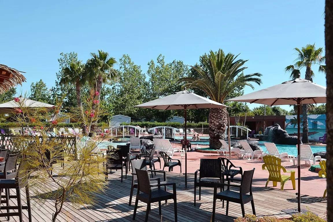 Mobil-home Aqua 3 pièces 6 personnes Climatisé Terrasse Semi-Couverte + Tv in Vias Plage, Vias