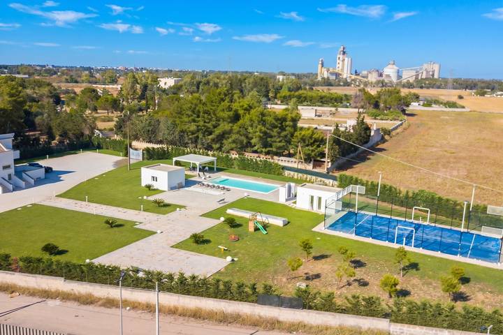 Casa vacanza per 12 persone, con piscina e terrazza a Galatina