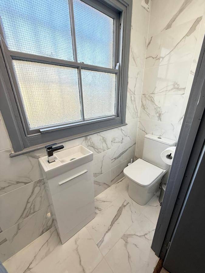 Economy Twin Room in Lewisham, London