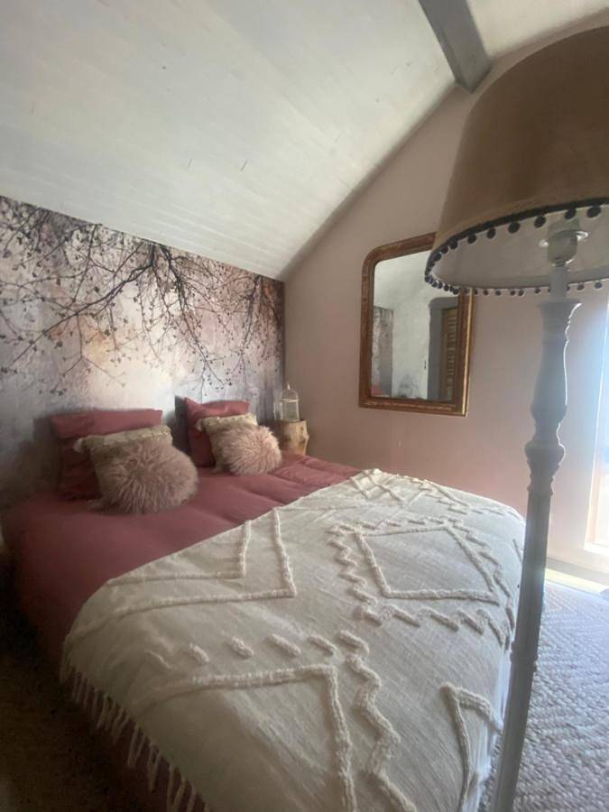 La Maison du Bonheur 7km Le Pal in Thiel-sur-Acolin, Allier