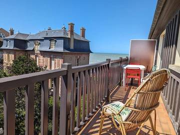 Gîte pour 4 personnes, avec vue et terrasse dans Casino d'Houlgate