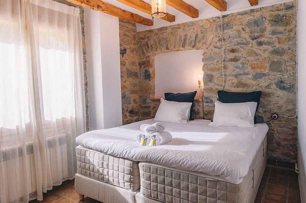 Apartamento entero, Majordoms - Blanc Baix, La Garrotxa in Montagut y Oix, Garrotxa