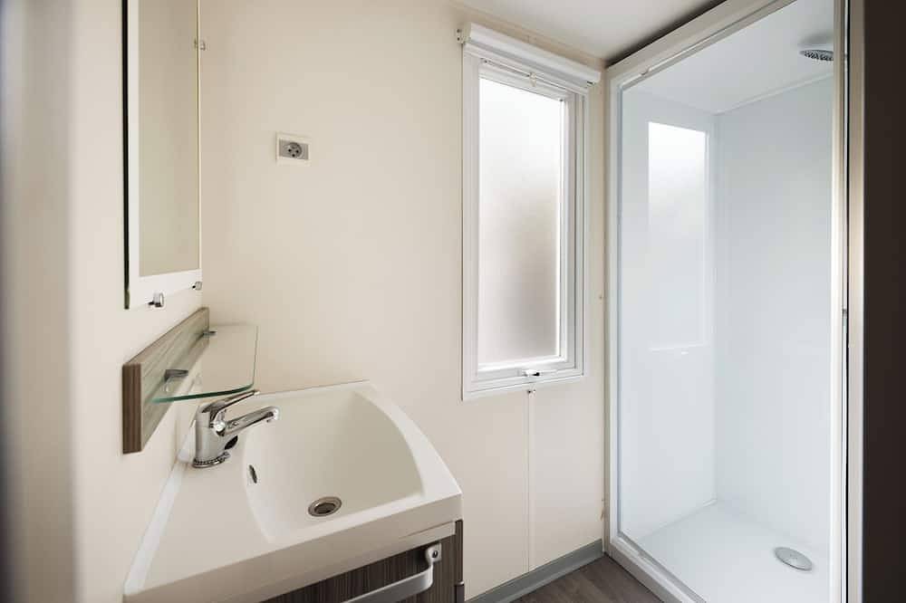 Mobile-home 6 persons air-conditioned camping 4* France in Cheval-Blanc, Parc naturel régional du Luberon
