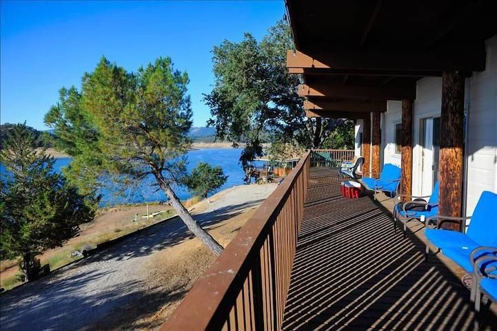 Log cabin for 6 people, with balcony in Big Sur