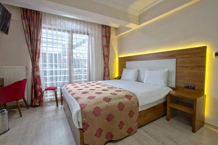 Hotel para 3 personas, con balcón y vistas - 1