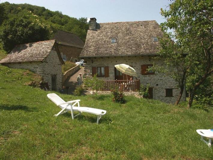 Location de vacances pour 6 personnes, avec Jardin dans Montsalvy