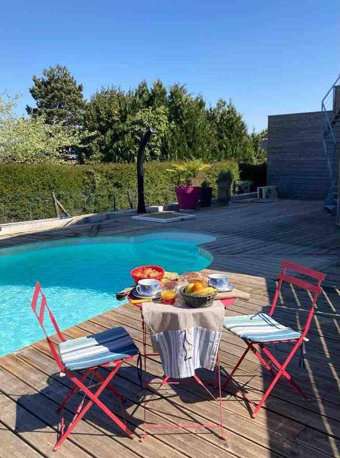 Chambre d’hôte pour 4 personnes, avec piscine ainsi que jacuzzi et jardin dans Grottes de Régulus