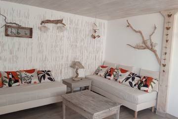 Gîte pour 4 personnes, avec terrasse à Saint-Jurs