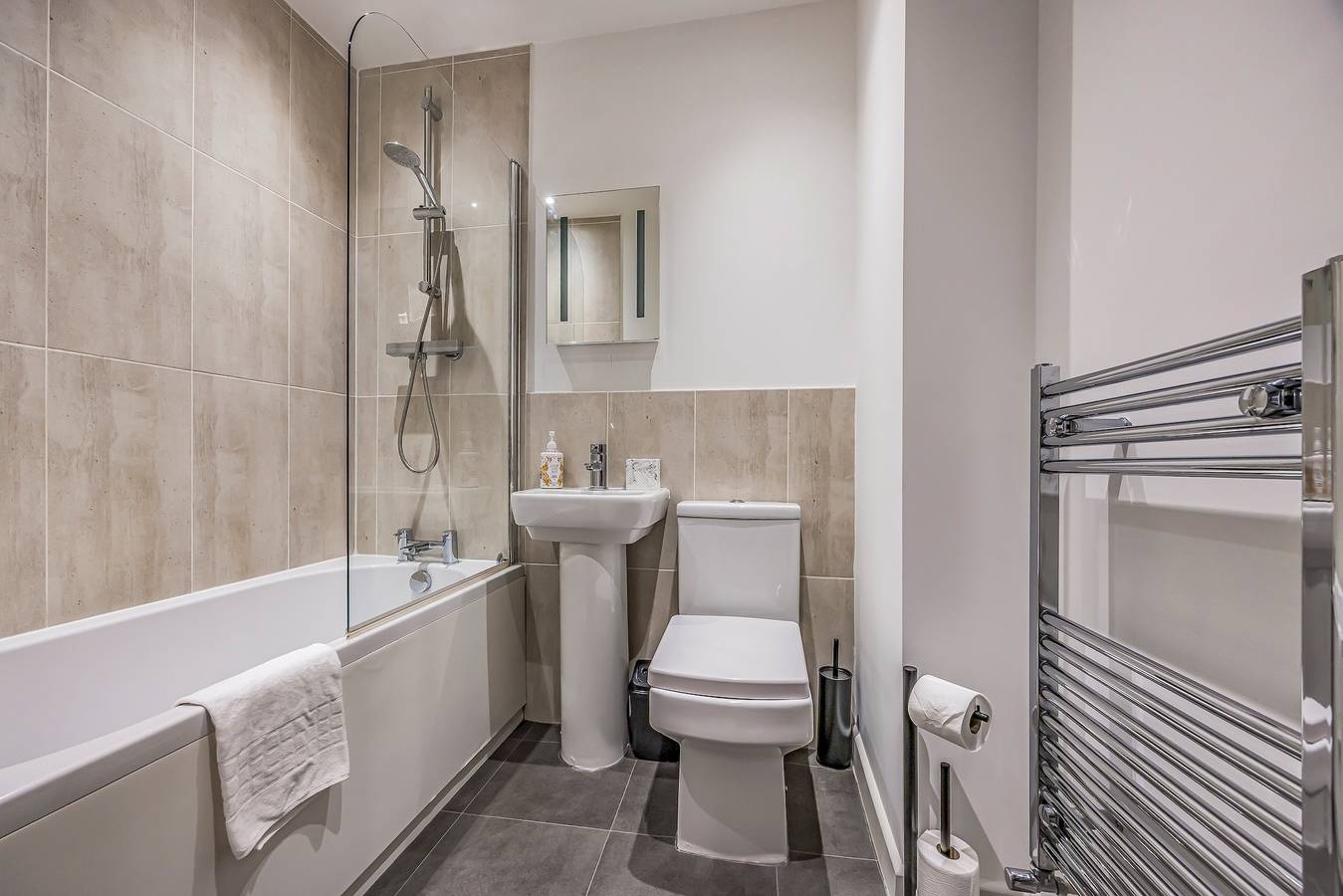 Entire apartment, Stylish Flat in the City Centre - Pass the Keys in Portsmouth, South East England