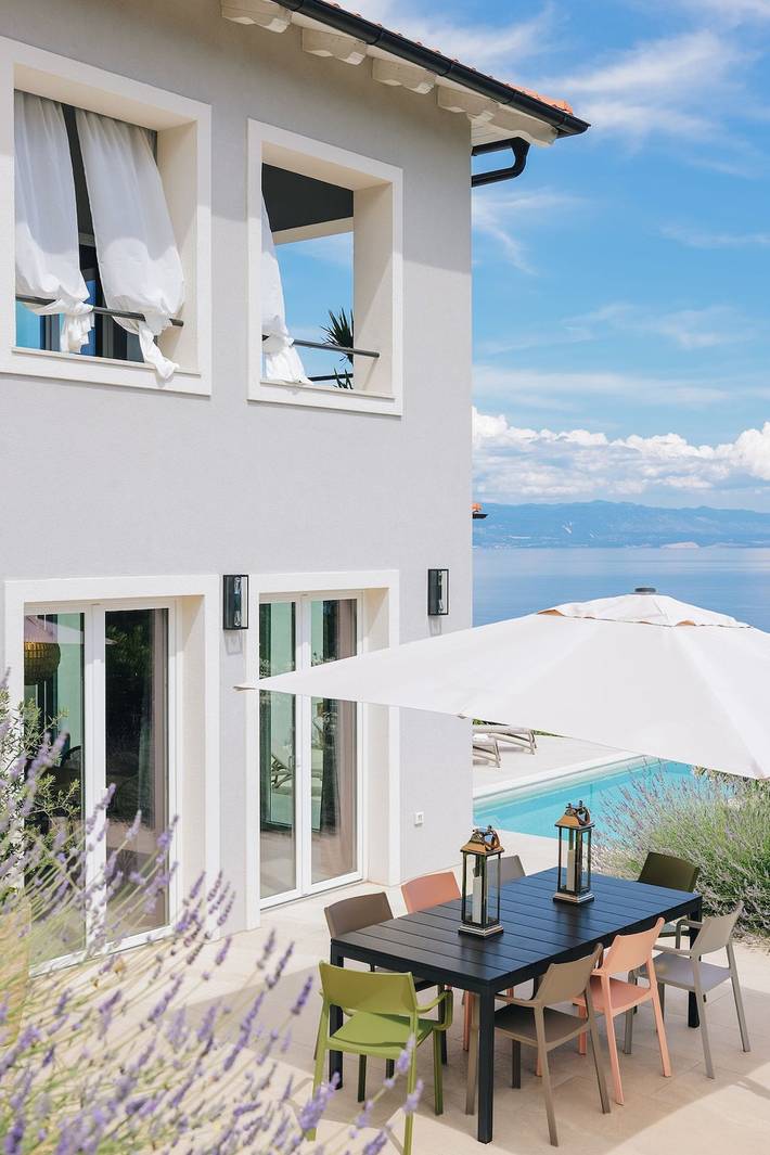 Villa pour 8 personnes, avec Vue sur l’océan et Terrasse ainsi que Jardin et Piscine à Lovran - 2