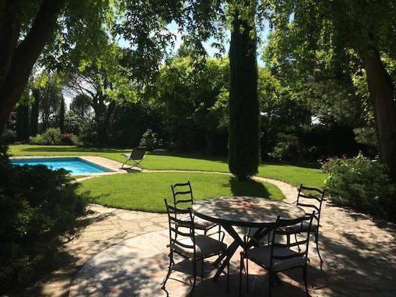 Location de vacances pour 10 personnes, avec jacuzzi ainsi que jardin et piscine à Saint-Jean - 2