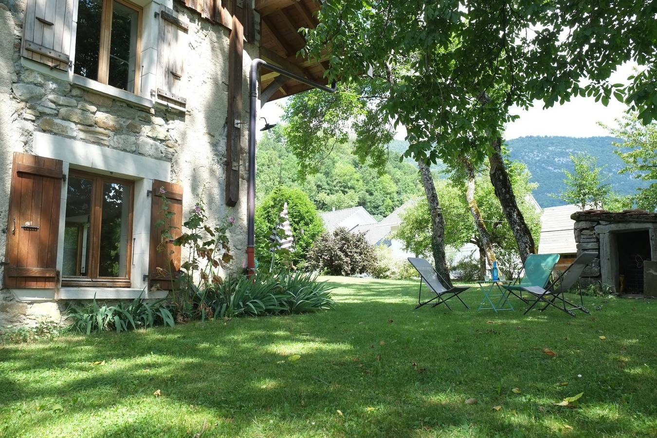 Appartement entier, La Bergerie, appart dans vieux corps de ferme! in Nâves-Parmelan, Région d'Annecy