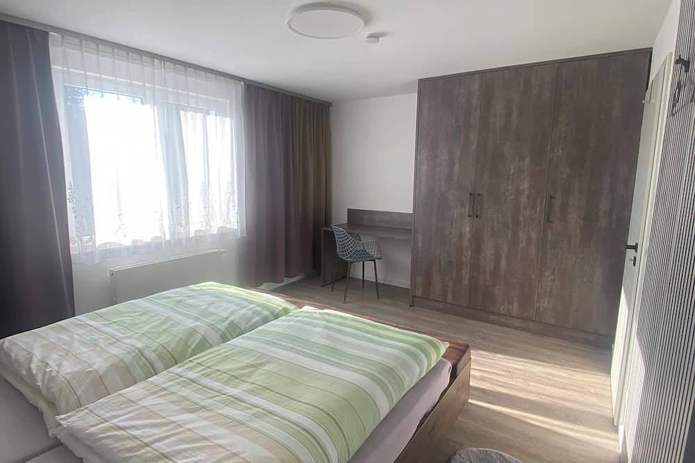 Charmantes Ferienhaus am Stadtrand von Berlin mit Garten & Stellplatz in Berlin Wartenberg, Berlin