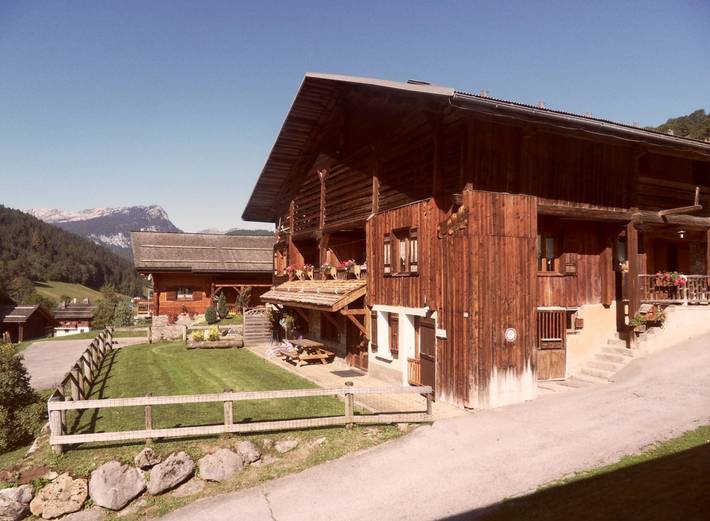 Gîte pour 6 personnes, avec terrasse et jardin