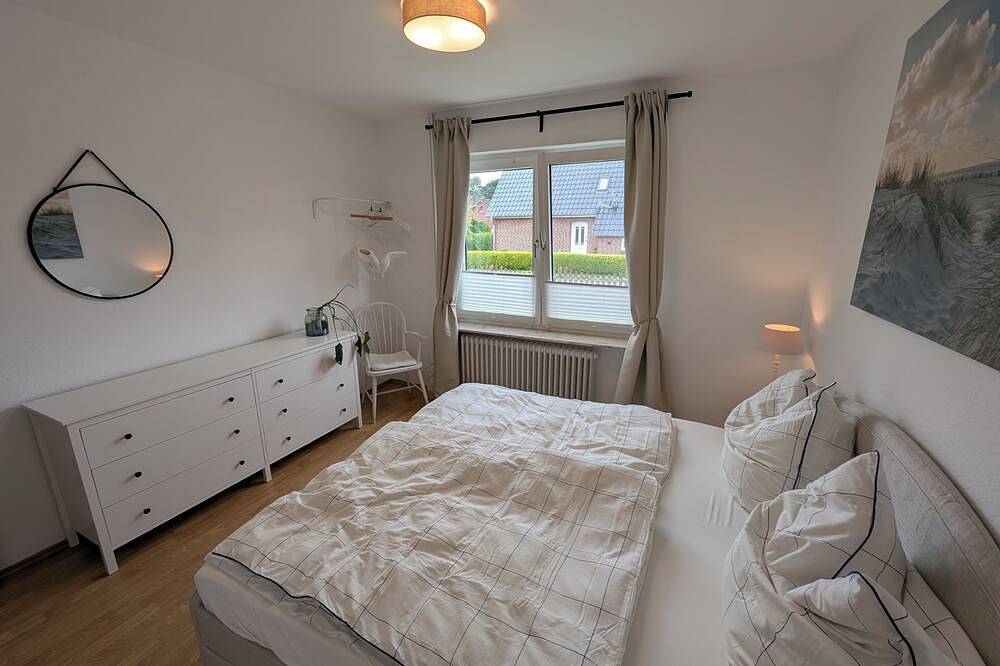 Familienfreundliches Ferienhaus nahe Nordsee mit großem Garten & 4 Schlafzimmern in Holtgast, Landkreis Wittmund