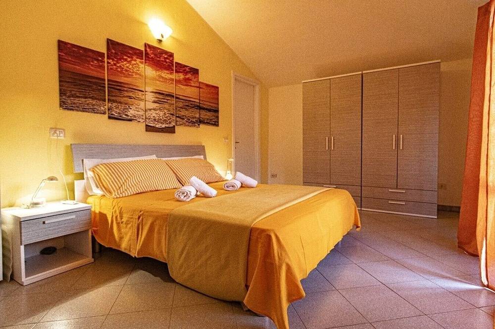 Ganze Wohnung, Wunderschönes Penthouse auf Elba mit privatem beheiztem Pool in Porto Azzurro, Toskanischer Archipel