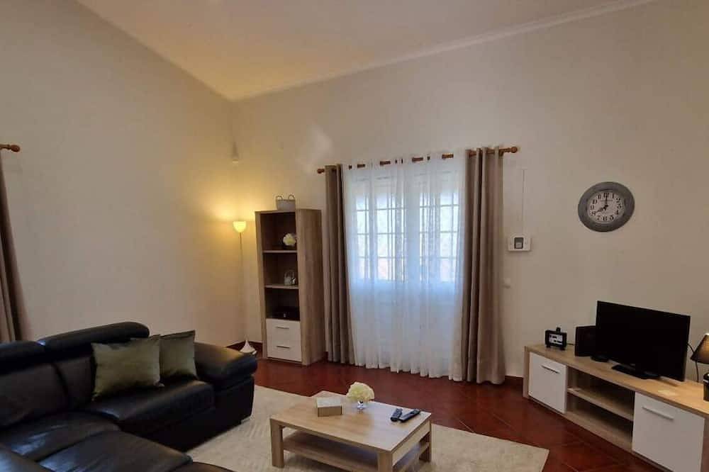 Johnny's House by Pontanegraazores in Biscoitos, Terceira (Azoren)