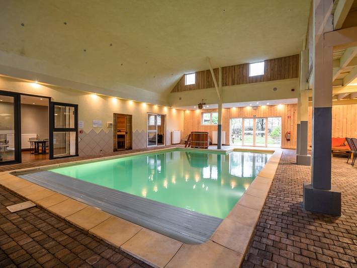 Maison de vacances pour 15 personnes, avec Terrasse ainsi que Piscine et Sauna dans les Hautes Fagnes