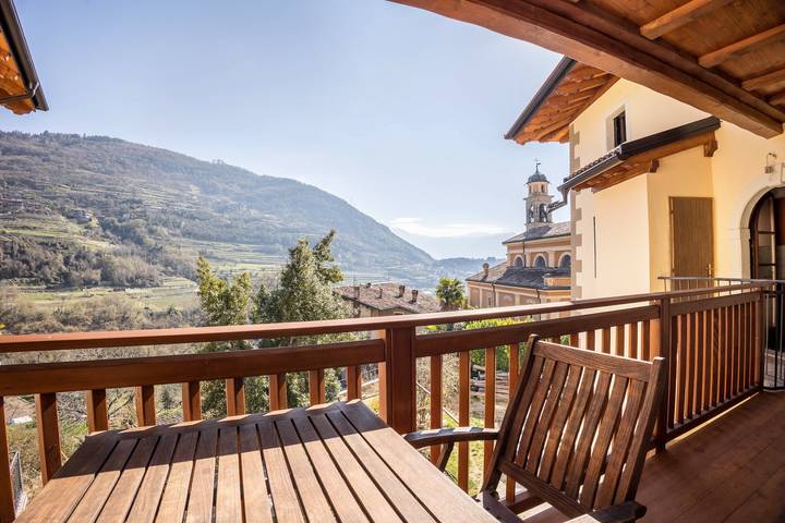 Ferienwohnung für 4 Personen, mit Balkon und Garten in Tenno