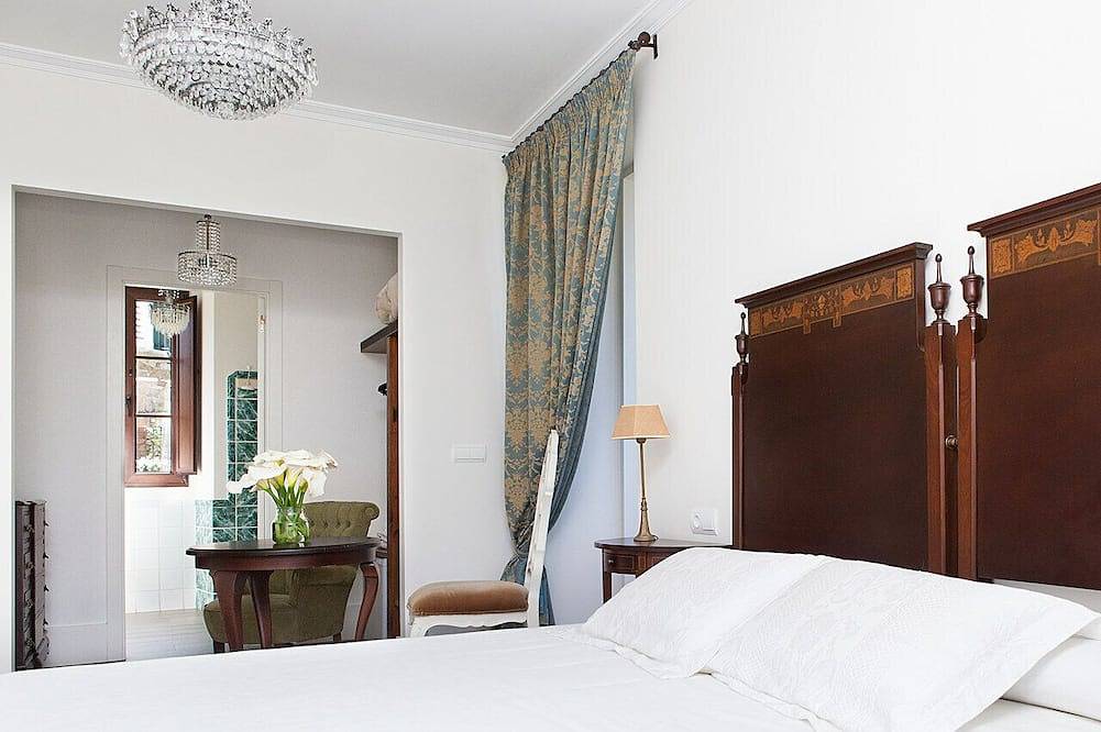 Double superior room in Laxe, Costa da Morte