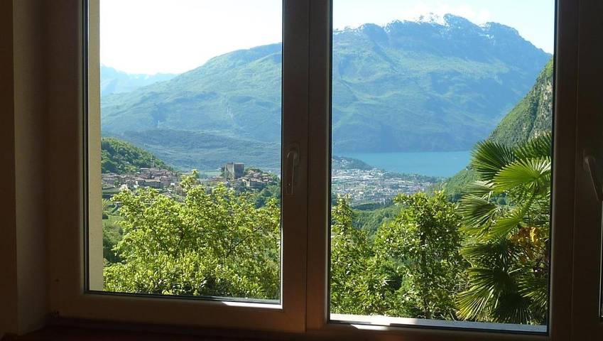 Gîte pour 8 personnes, avec jardin ainsi que vue sur le lac et vue à Villa del Monte - 4