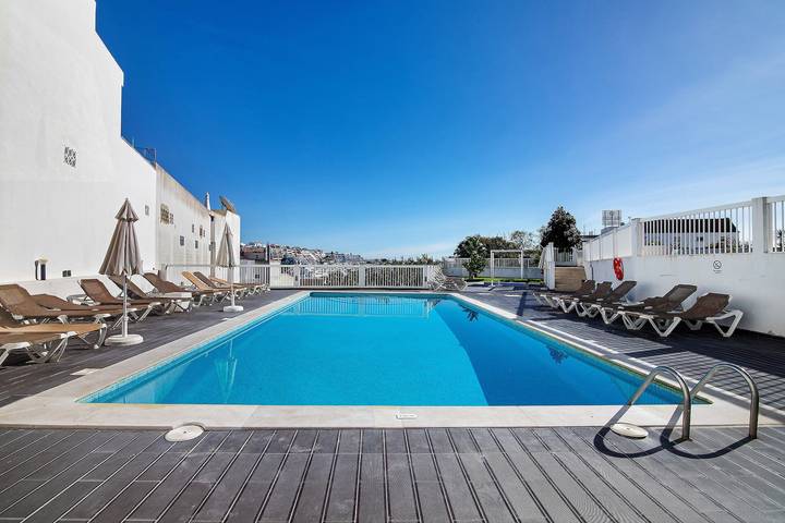 Studio entier, Studio 'Estúdio Completo' avec vue sur la mer, Wi-Fi et climatisation in Albufeira e Olhos de Água, District de Faro