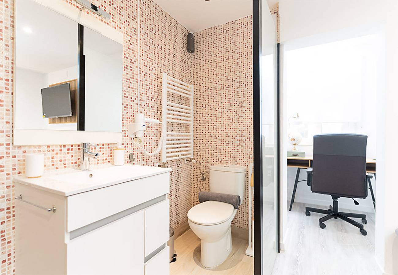 Apartamento vacacional entero, M (Hbe12A2)Sucre: Habitación con confort y esencia in Madrid, Provincia de Madrid