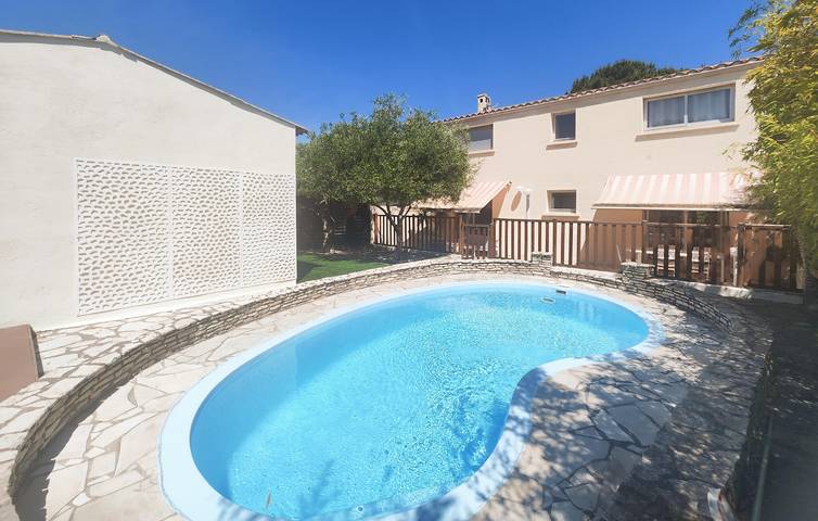 Location de vacances pour 6 personnes, avec piscine ainsi que terrasse et jardin à Tourbes - 2