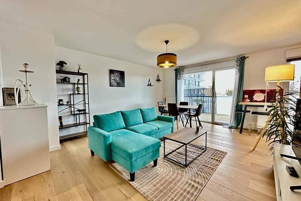 Entire apartment, La Frontalière in Ambilly, Saint-Julien-en-Genevois region