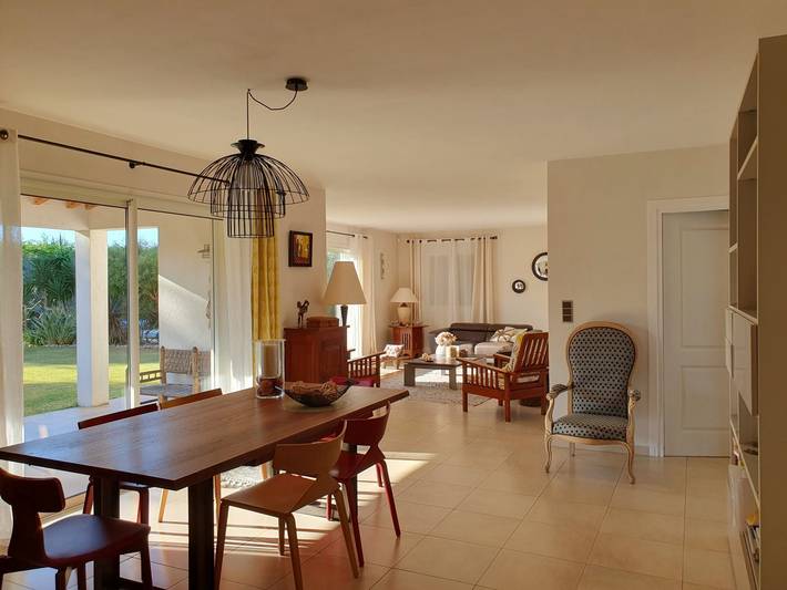 Villa pour 6 personnes, avec piscine ainsi que terrasse et jardin à Six-Fours-les-Plages - 3