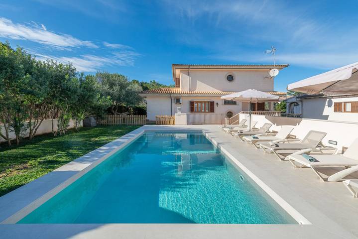 Finca für 8 Personen, mit Terrasse in Santa Margalida