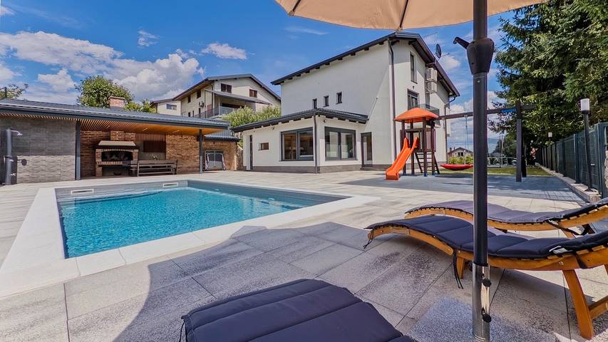 Villa für 8 Personen, mit Sauna und Garten sowie Terrasse - 1