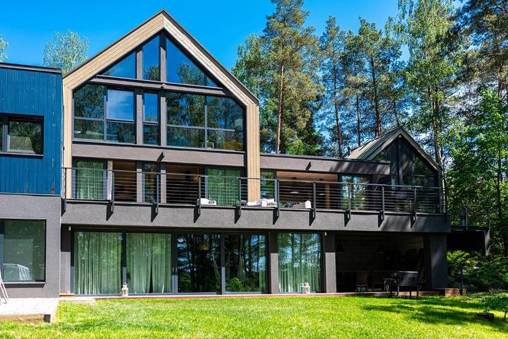 Villa für 22 Personen, mit Garten und Seeblick sowie Ausblick und Pool, mit Haustier in Polen