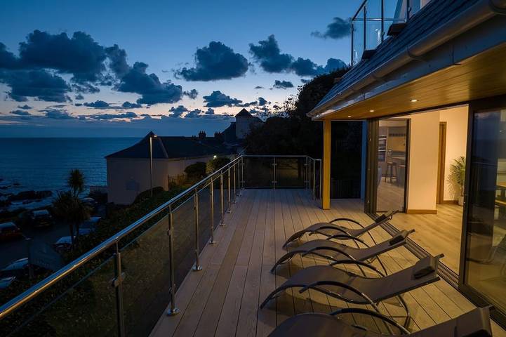 Glamping for 12 people, with balcony/terrace and hot tub, with pets in Woolacombe