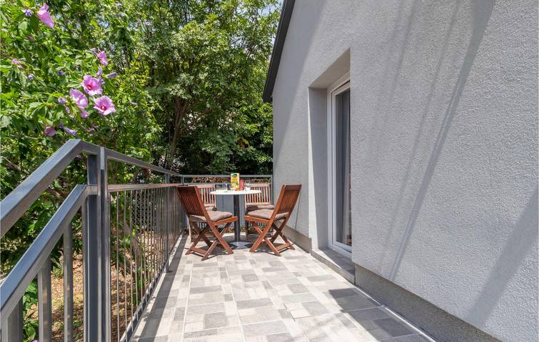 Ferienhaus für 4 Personen, mit Garten in Karlobag - 2