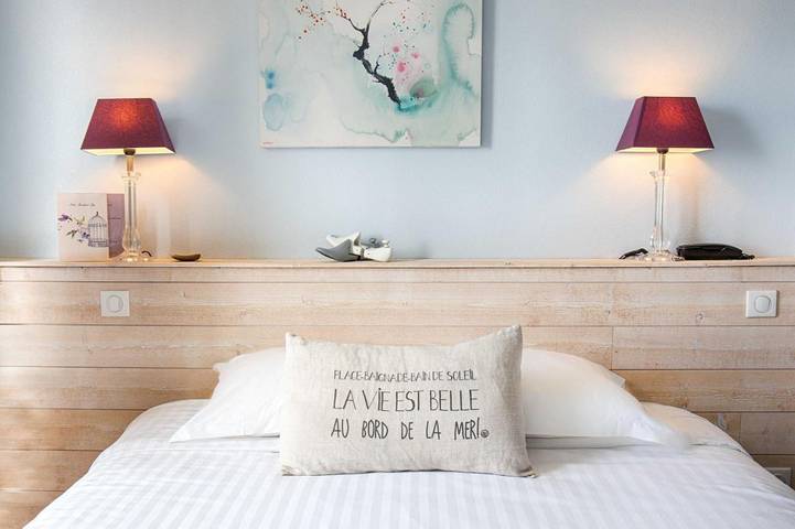 Hôtel pour 2 personnes, avec piscine et jardin à Larmor-Baden - 2