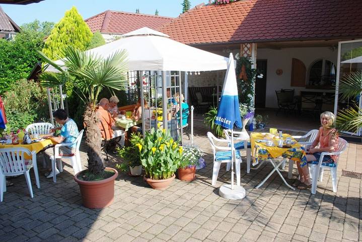 Ganze Ferienwohnung, Ferienhof Mohr - Familienzimmer mit Dusche und Wc in Meersburg, Region Bodensee-Oberschwaben