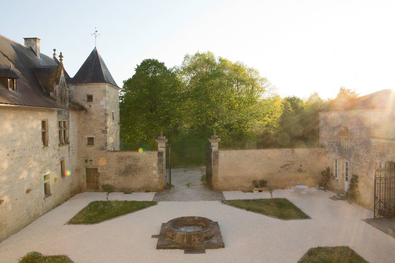 Château de Bois Charmant - Chambre du cerf in Les Nouillers, Région de Saint-Jean-d'Angély