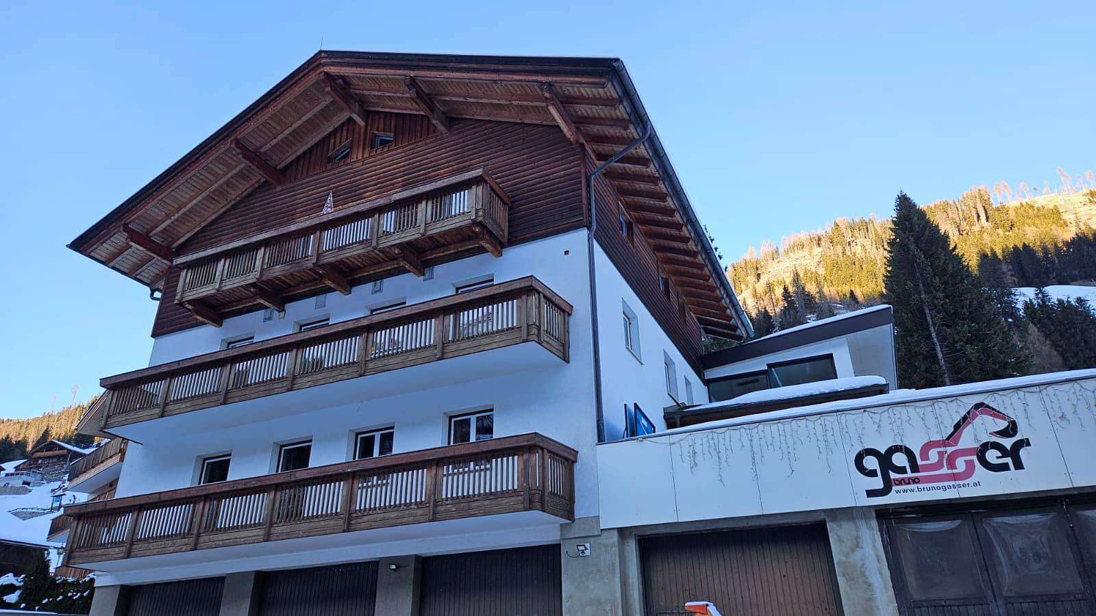Entire holiday apartment, Holiday apartment for 8 people with balcony in Sankt Jakob in Defereggen, Bezirk Lienz