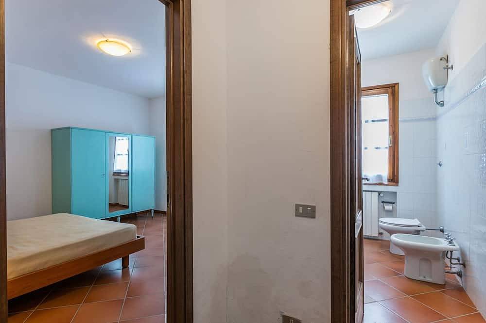 Ganze Wohnung, Schöne Wohnung mit Pool,  W-Lan, Tv, Terrasse, Haustiere erlaubt und Panoramablick in Castellina Marittima, Etruskische Küste