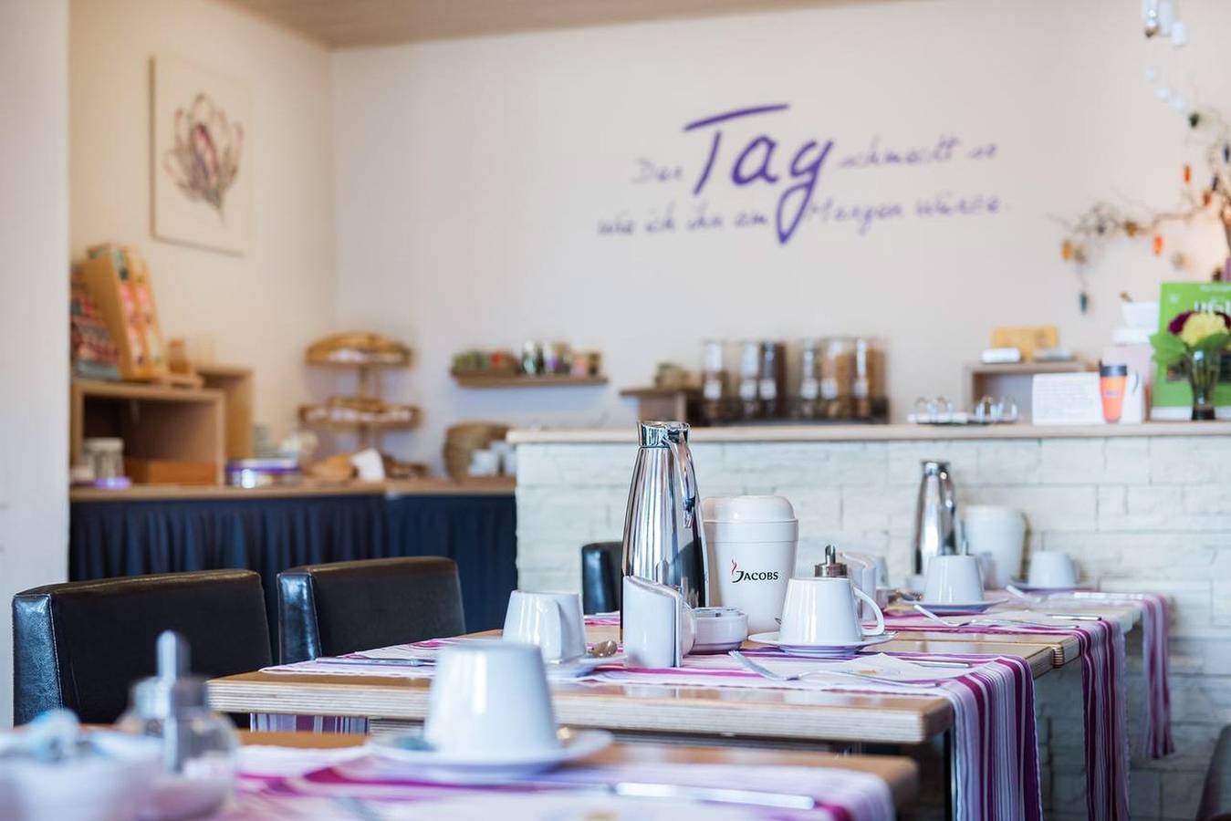 Hotel-Restaurant Burgblick - Dreibettzimmer mit Dusche und Wc in Thallichtenberg, Saar-Nahe-Bergland