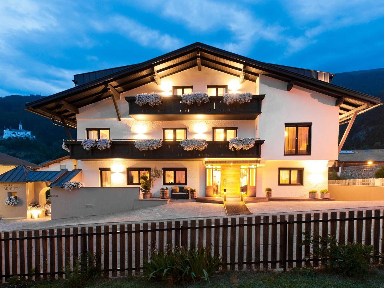 Ganze Ferienwohnung, Burgus - design suites & apartments - Magrins Appartement in Burgeis, Mals