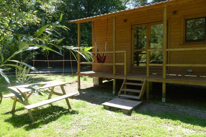 Gîte pour 4 personnes, avec Balcon et Terrasse ainsi que Jardin et Vue à Onhaye