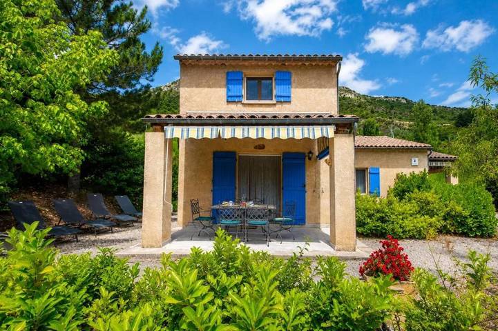 Gîte pour 6 personnes, avec piscine et jardin à La Roche-sur-le-Buis - 3