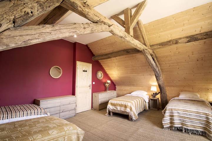 Location de vacances pour 15 personnes, avec terrasse ainsi que jardin et piscine à Salignac-Eyvigues - 3